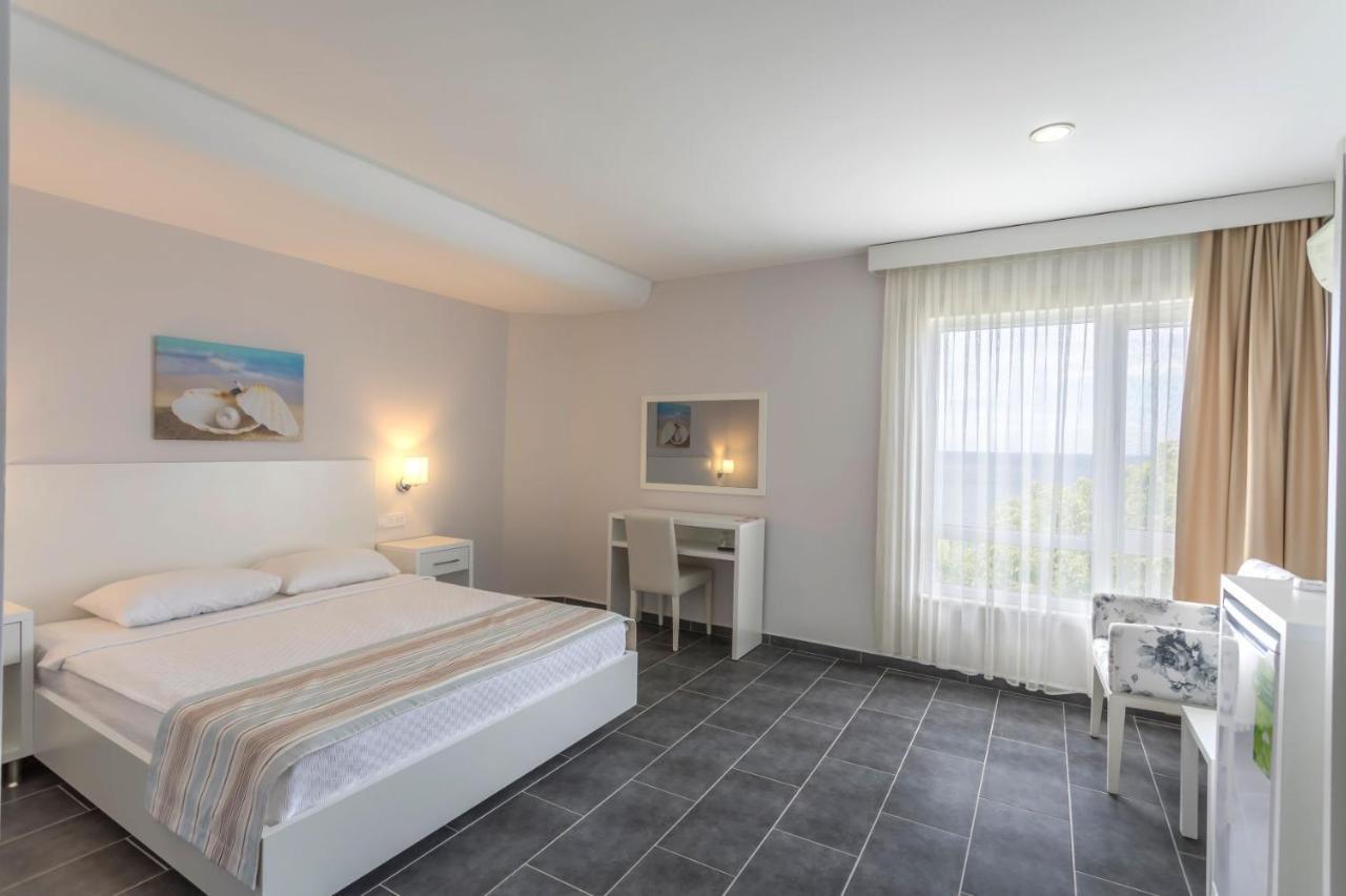 Troas Beach Hotel Tavakli Exterior photo